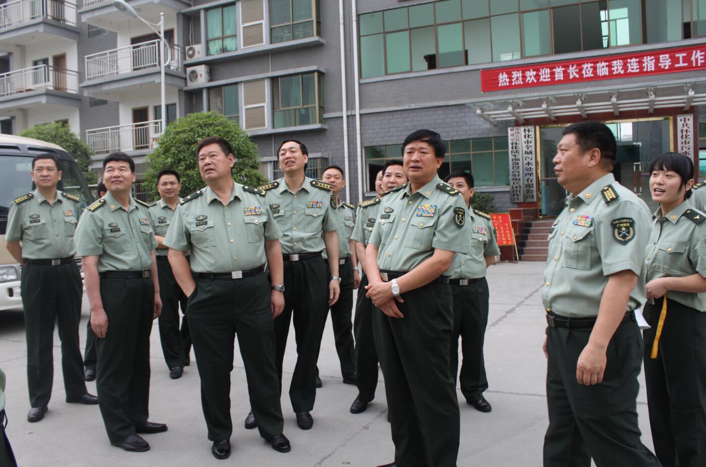 2011年5月，廣州軍區(qū)副司令員王治民將軍視察預(yù)備役建設(shè).JPG