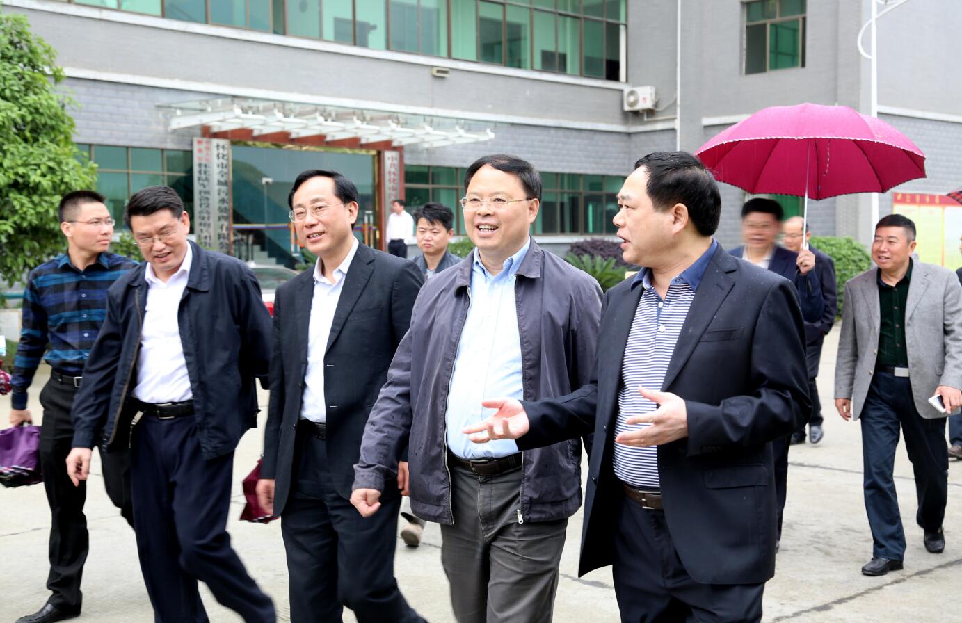 2015年4月，省委常委副省長張劍飛蒞臨公司視察.JPG
