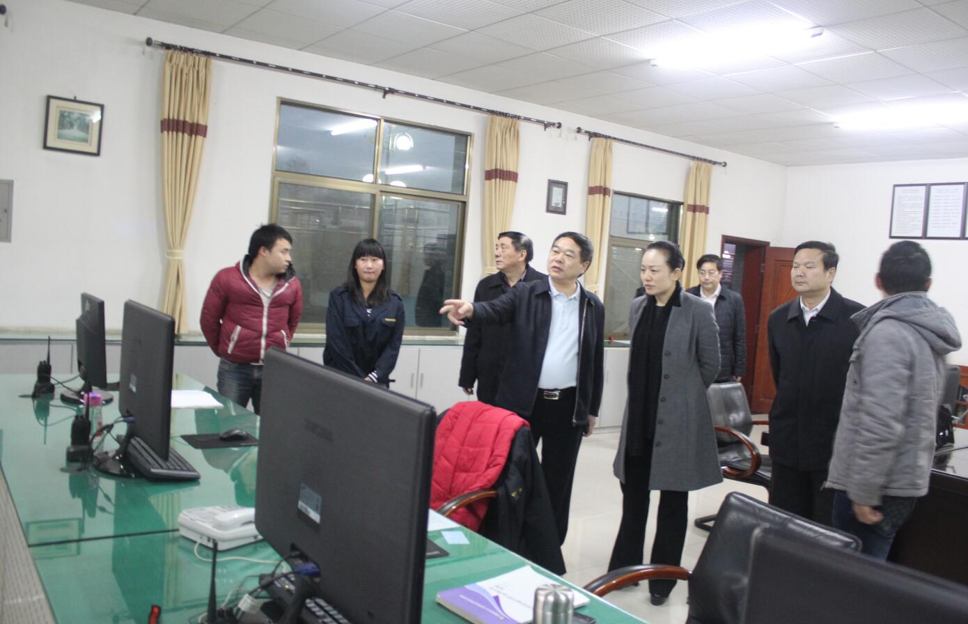 2014年1月，時(shí)任懷化市市長李暉蒞臨公司調(diào)研.JPG
